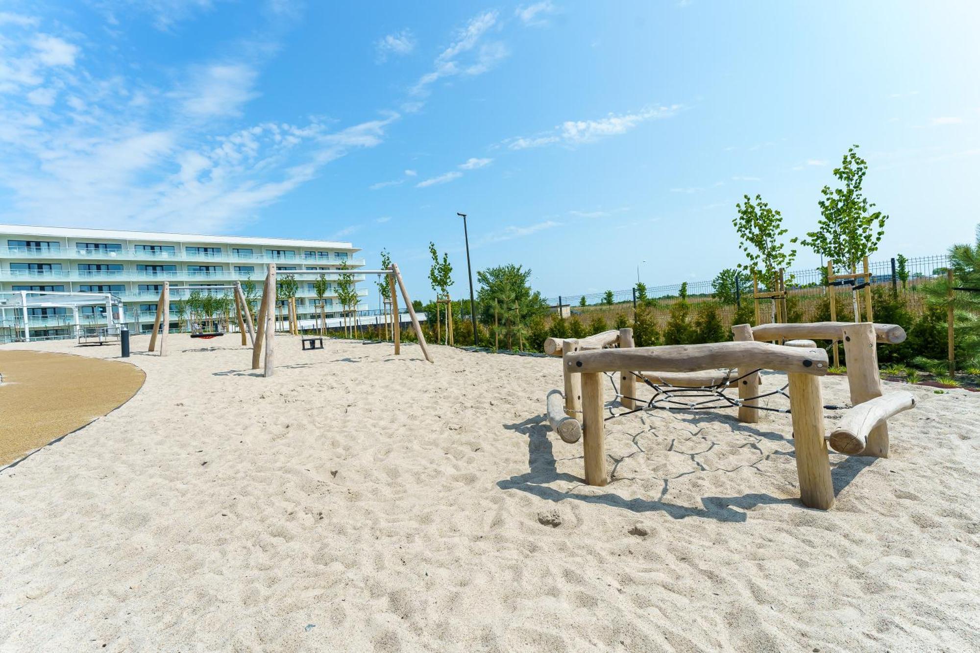 Polanki Aqua Apartamenty Nielimitowany Dostep Do Basenow Parking Free Kolobrzeg Exterior photo
